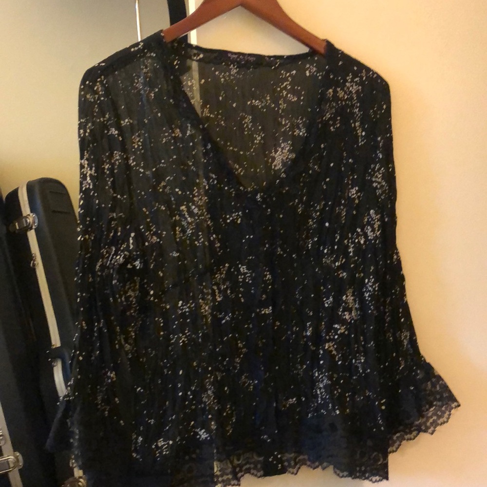 Violet & Claire sheer lace top 👀❤️